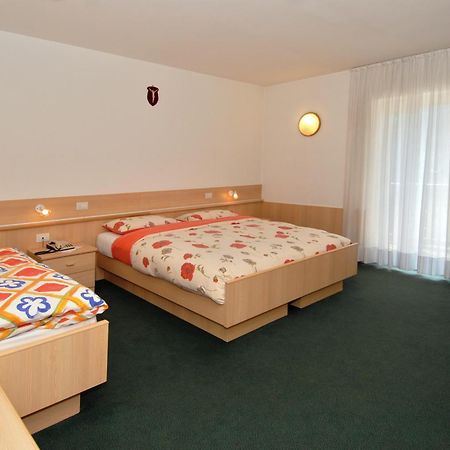 Hotel Zanon Ziano Di Fiemme Bagian luar foto