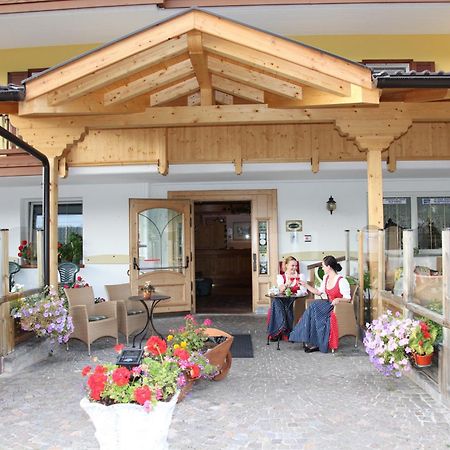Hotel Zanon Ziano Di Fiemme Bagian luar foto