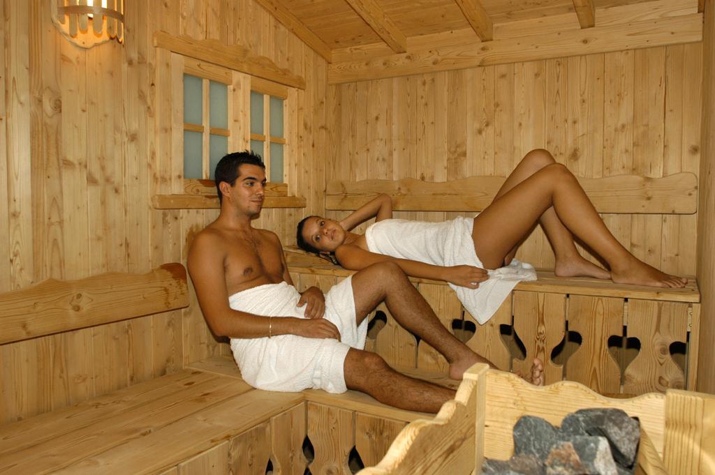Hotel Zanon Ziano Di Fiemme Bagian luar foto