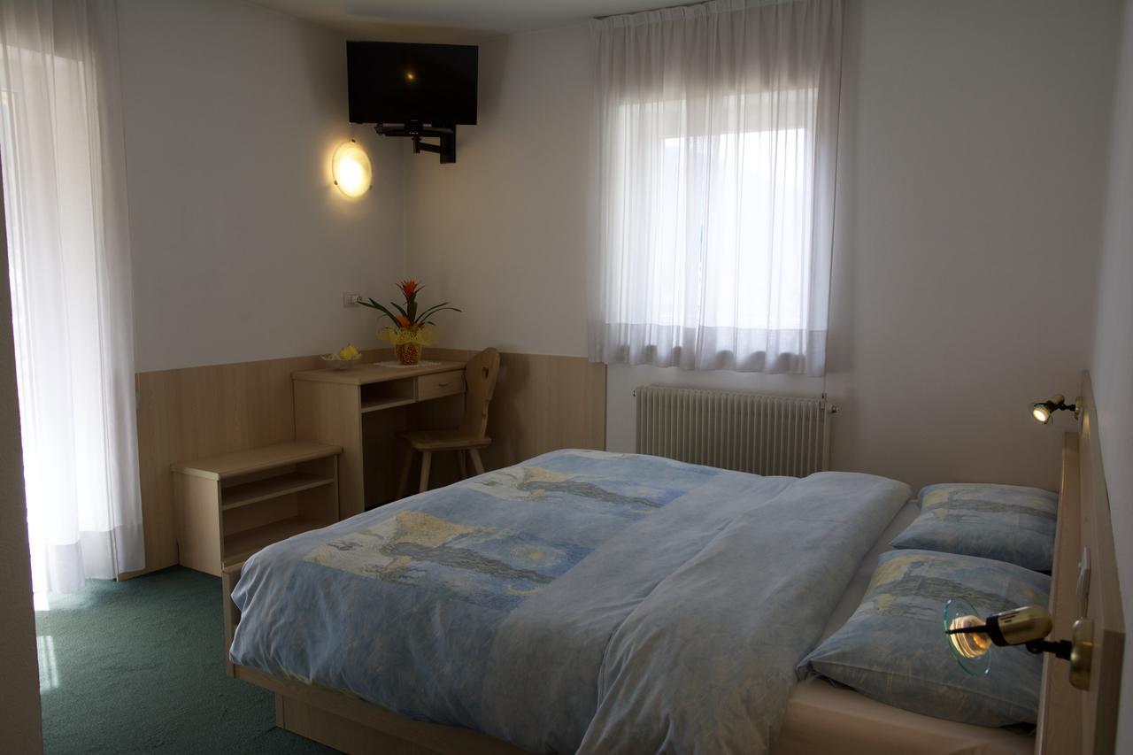 Hotel Zanon Ziano Di Fiemme Bagian luar foto