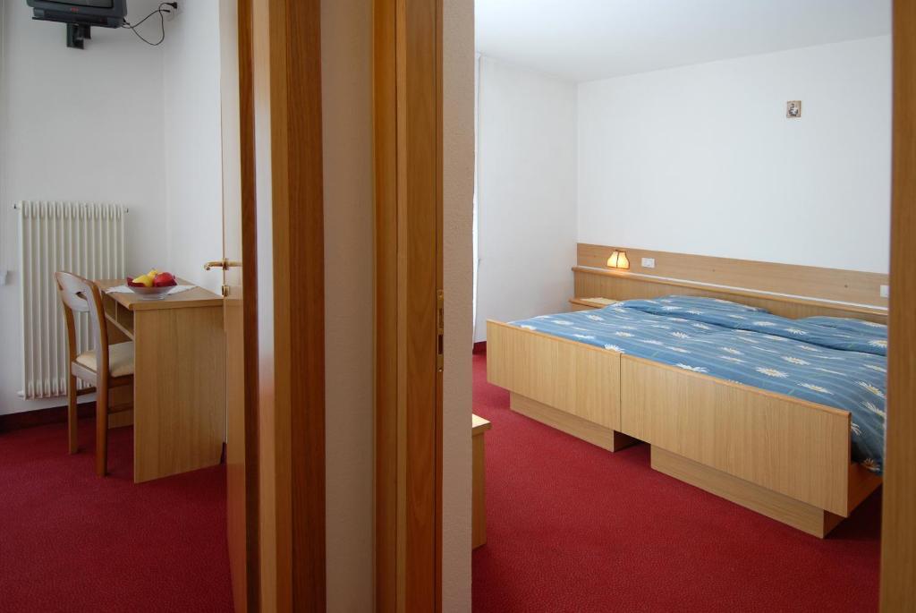 Hotel Zanon Ziano Di Fiemme Bagian luar foto
